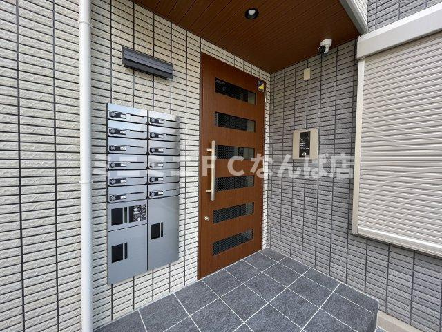 TRICERA Courtのエントランス