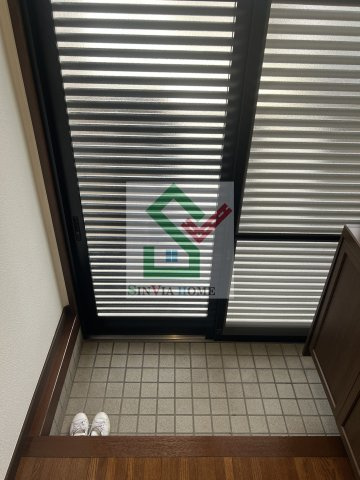 石神一丁目戸建の玄関