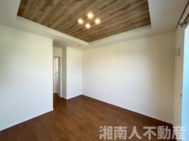 藤沢市石川１丁目２９－７新築戸建の洋室|落ち着いた色調の洋室です