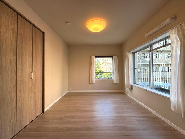 パーク・ハイム府中の洋室|洋室③(約６.３帖)