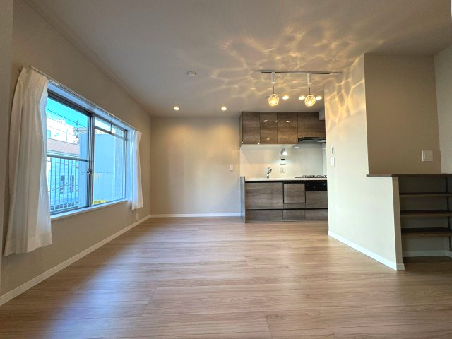 パーク・ハイム府中の居間・リビング|LDK(約１０.１帖)