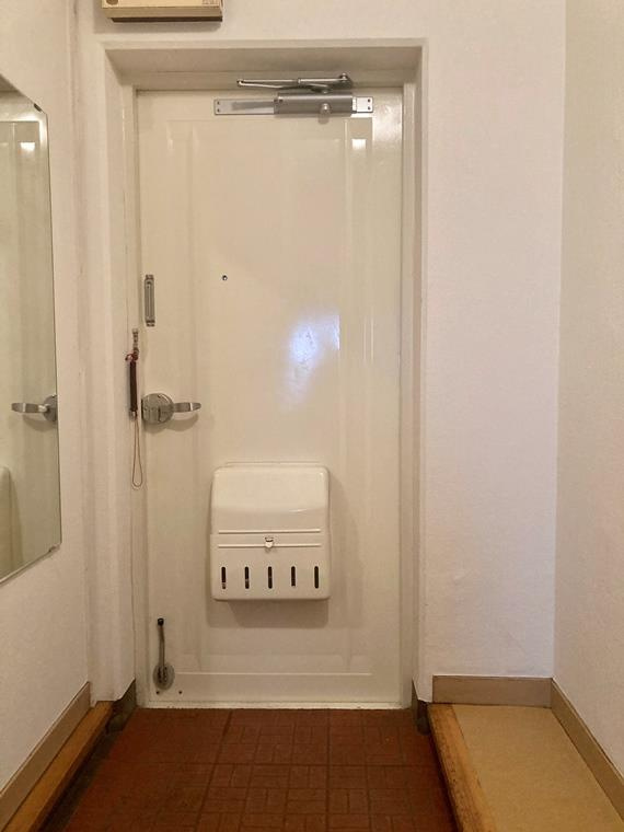 さつき住宅２５号棟の玄関