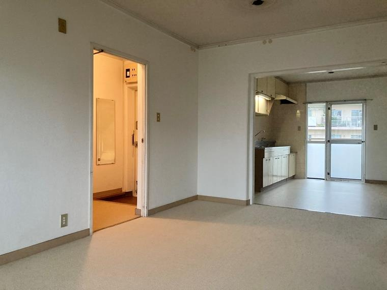 さつき住宅２５号棟の居間・リビング