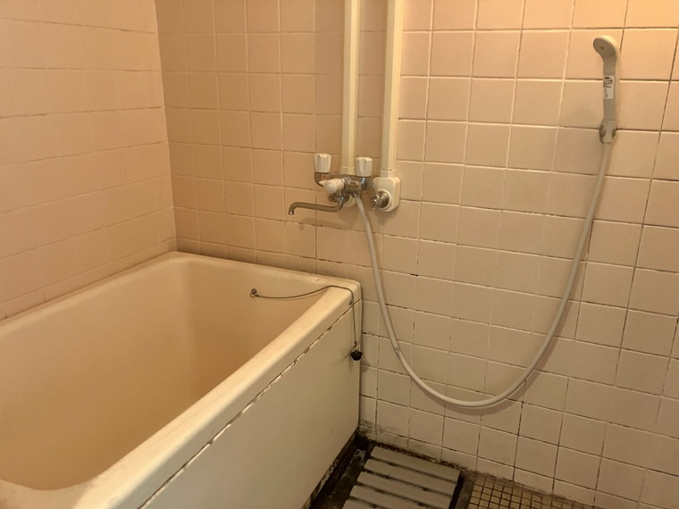 さつき住宅２５号棟の浴室