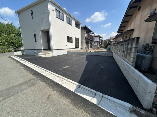 新築　前橋市茂木町第4　クレイドルガーデン　１号棟の駐車場|現地写真　駐車スペースは並列3台分可能です！
