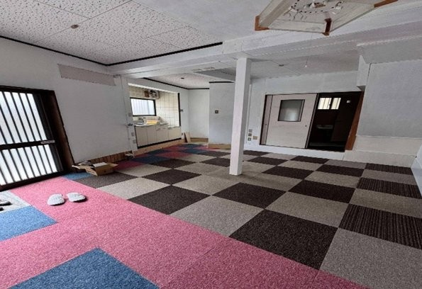 石原町　中古一戸建ての洋室|洋室9.0帖　キッチン　1階のお部屋
■物件内覧・資金計画相談・住宅ローン相談、リフォーム相談、お問合せ受付中■
※当日・翌日のご内覧、ご相談はお電話でのお問合せがスムーズです！