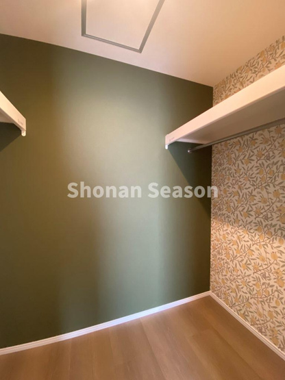 【収納】 | ウォークインクローゼットを完備しているので、衣替え不要で季節物もたっぷり収納できますよ！