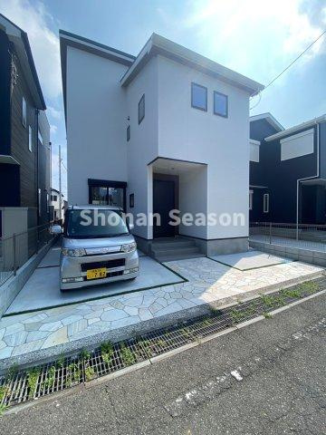 【外観】 | 注文住宅仕様で、充実設備のお住まいとなっております！　　　　　　　
１度内覧にいらしてみませんか♪
