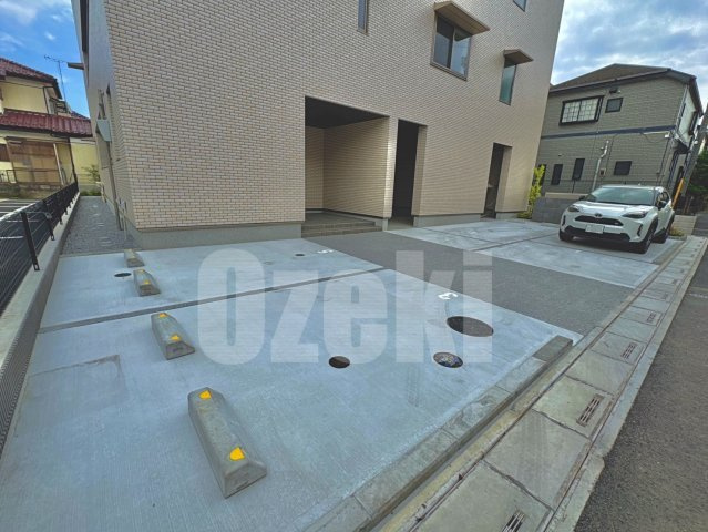 フォレストガーデンの駐車場