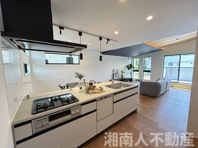 藤沢市大庭５１４２－２新築戸建のキッチン|コンパクトなキッチンで掃除もラクラク