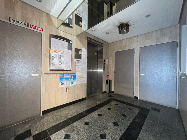 シティライフエイペックス大手通のロビー
