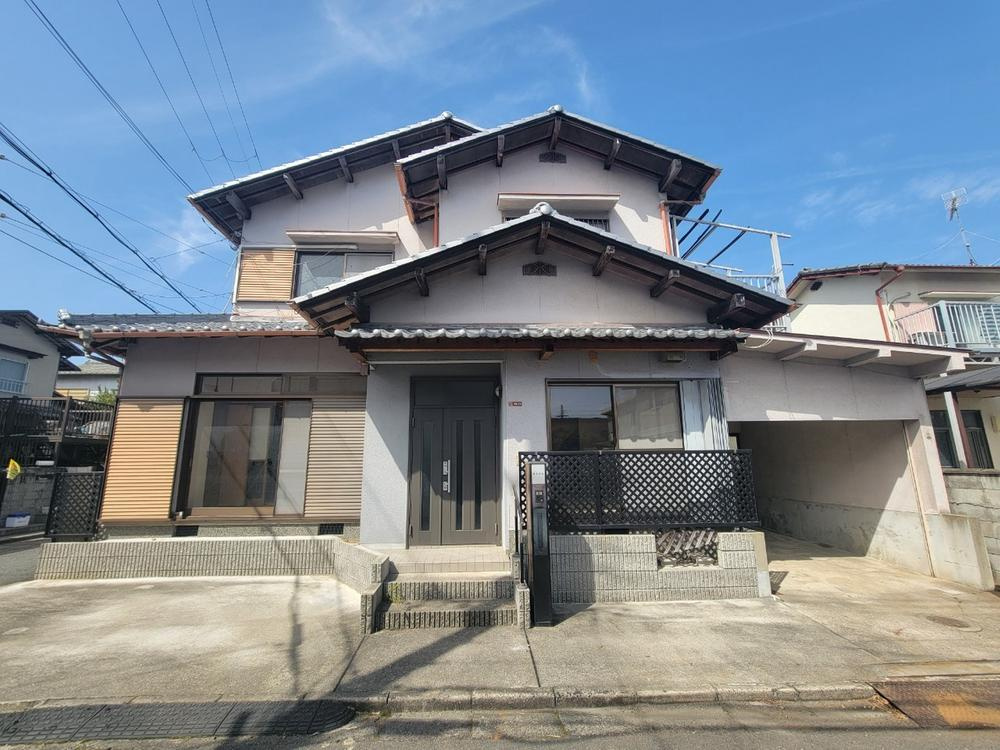 氷室台1丁目　中古一戸建ての外観|新しい生活にいかがでしょうか？外観はお住まいの顔になります。こだわりたいポイントですね。外壁塗装や屋根塗装のご相談も承っております。
■現地内覧・資金計画相談・住宅ローン相談もお問合せ受付中■