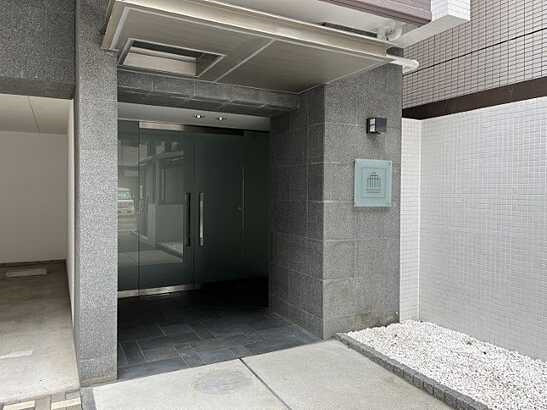 【エントランス】