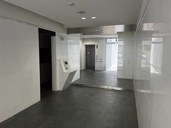 【エントランス】