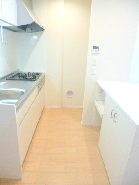 Ｐｕｅｏ明大前の内装|★キッチンスペースに収納あります★