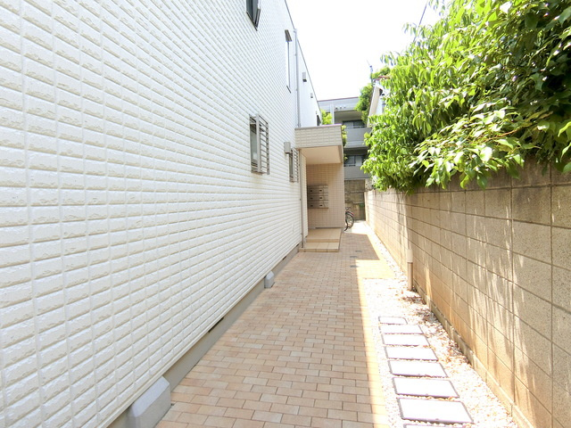 Ｐｕｅｏ明大前のエントランス|★エントランスまでのアプローチ★