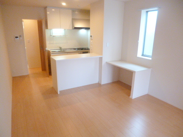 Ｐｕｅｏ明大前の居間・リビング|★LDK11帖★