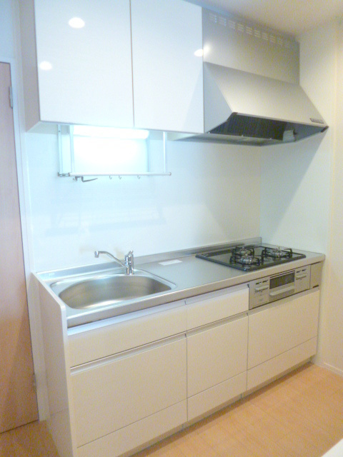 Ｐｕｅｏ明大前のキッチン|★ガス３口システムキッチン★