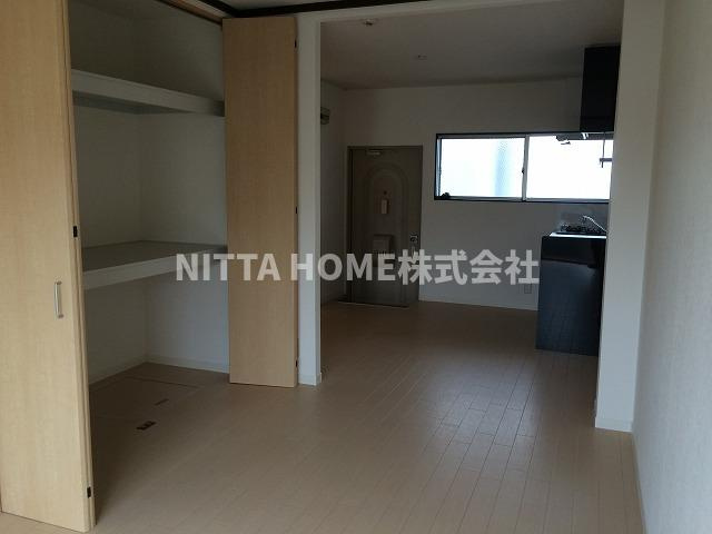 コーポローレルの内装|リビング収納もあります◎