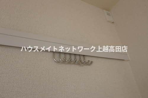 ディアス K&Mのその他|ハンガーフック（同室タイプ２０２号室の画像を掲載）