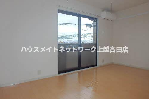 ディアス K&Mの居間・リビング|洋室（同室タイプ２０２号室の画像を掲載）