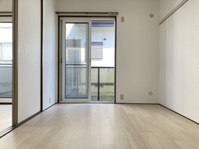 【洋室】 | カーサ・ベルディ