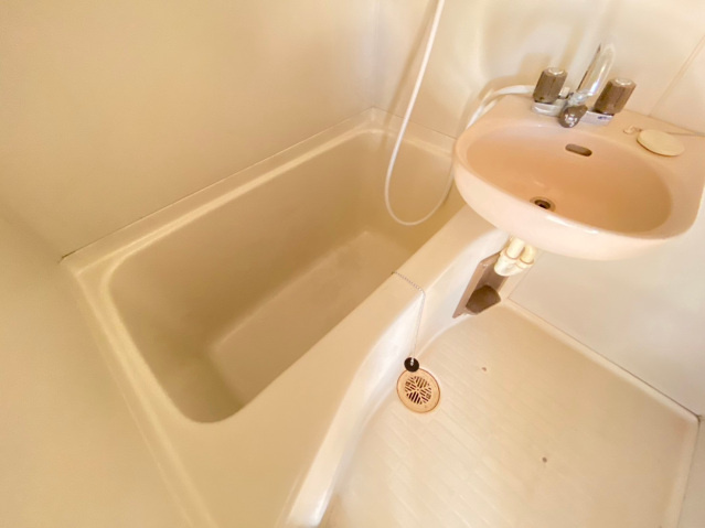 皆実町アパートの浴室