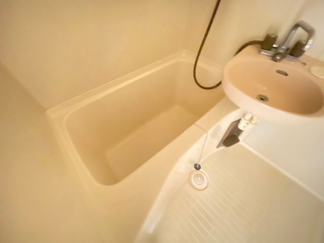 皆実町アパートの浴室