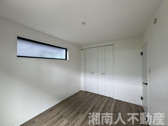 高座郡寒川町宮山Ⅱの洋室|落ち着いた色調の洋室です