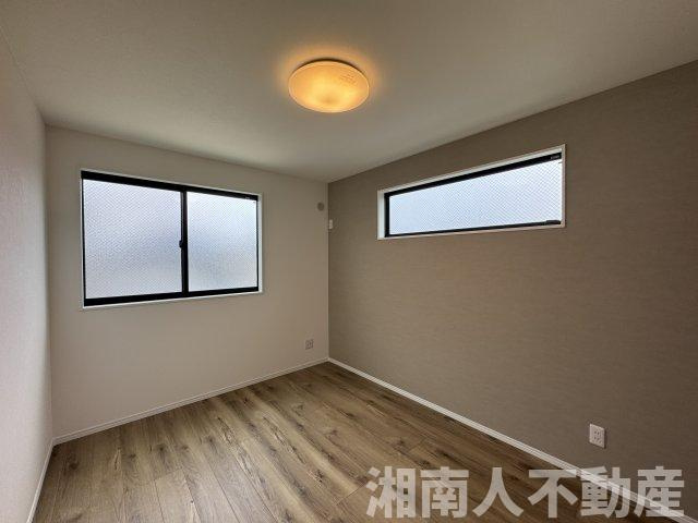 高座郡寒川町宮山Ⅱの洋室|広々とした洋室です