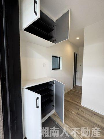 高座郡寒川町宮山Ⅱの玄関|ゆったりとした玄関です