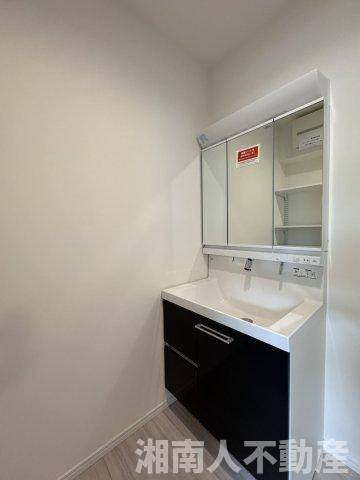 高座郡寒川町宮山Ⅱの独立洗面台|独立洗面化粧台が付いています