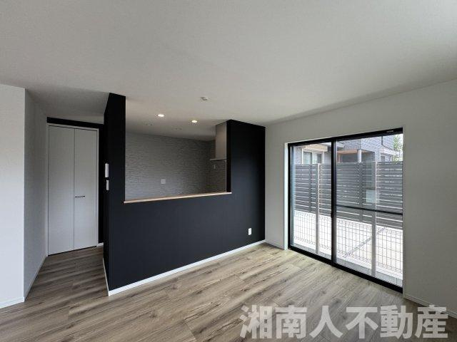 高座郡寒川町宮山Ⅱの居間・リビング