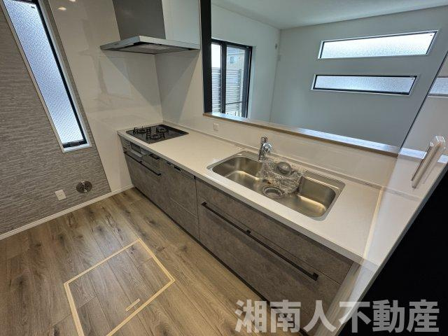 高座郡寒川町宮山Ⅱのキッチン|コンパクトなキッチンで掃除もラクラク