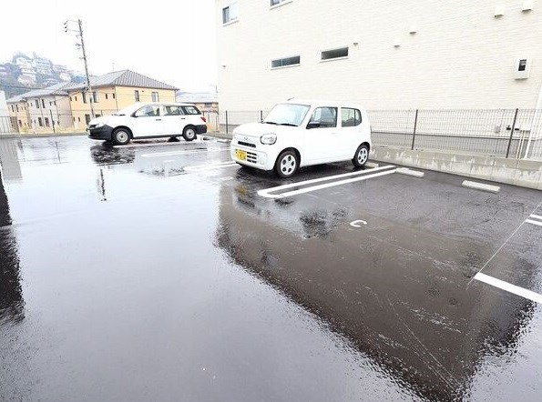 フェザーハイムの駐車場