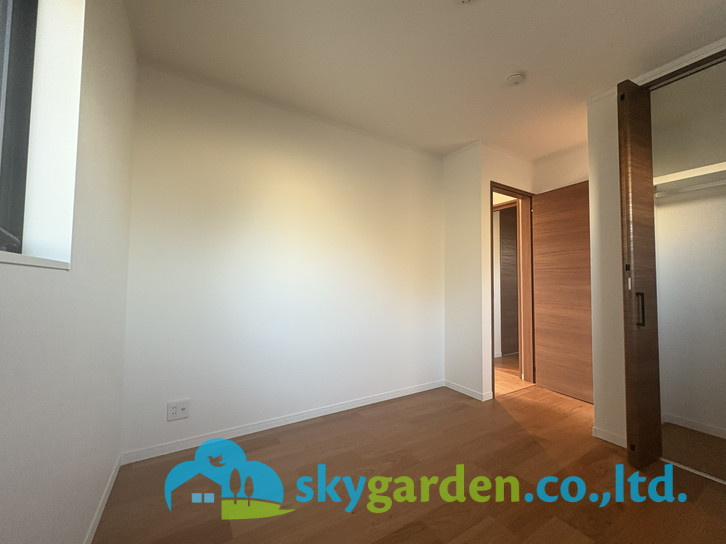 茅ヶ崎市萩園　新築戸建　全8棟3号棟の洋室