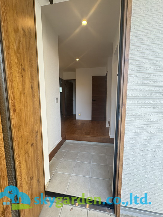 茅ヶ崎市萩園　新築戸建　全8棟3号棟の玄関