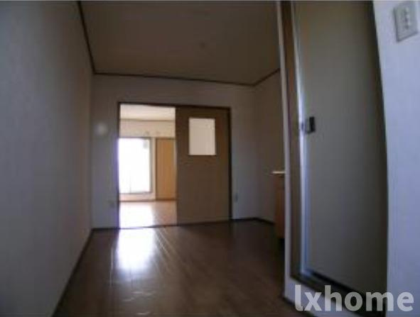 アクティ香露園の玄関|明るい玄関です