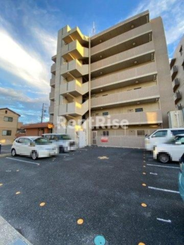 アーバネオ清洲の駐車場