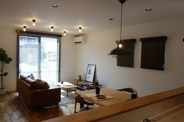 千曲市 杭瀬下５丁目の居間・リビング