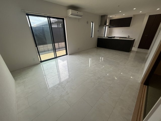 中古住宅　舟橋町2丁目の居間・リビング