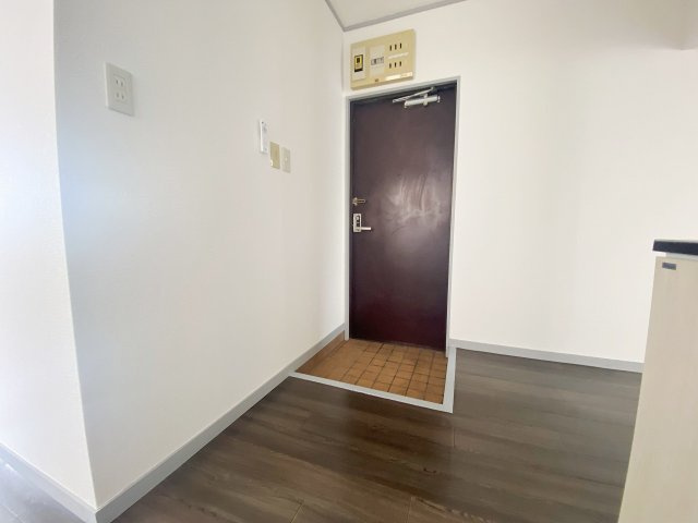 佐藤ビルの玄関