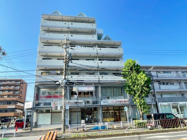 クロックタワー植田の外観