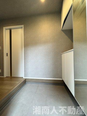 鎌倉市稲村ケ崎５丁目７７１－４４新築戸建の玄関|玄関です