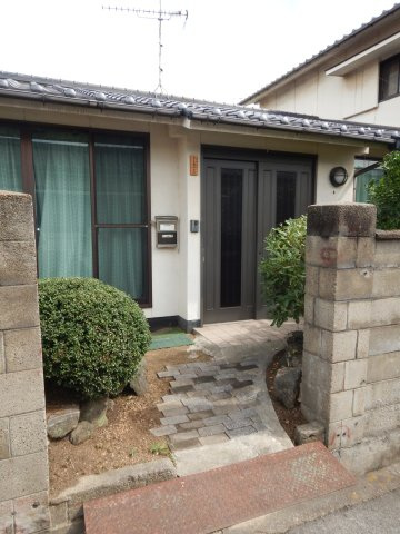 玉島上成　戸建の玄関|令和7年9月撮影