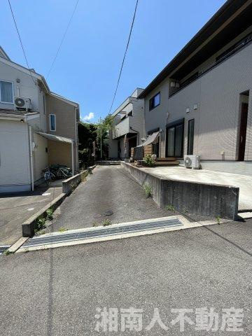 小田原市久野　新築戸建　の前面道路含む現地写真|前面道路含む現地写真です