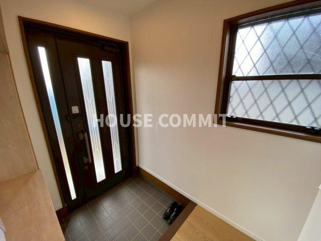 八街市吉倉　中古戸建の玄関