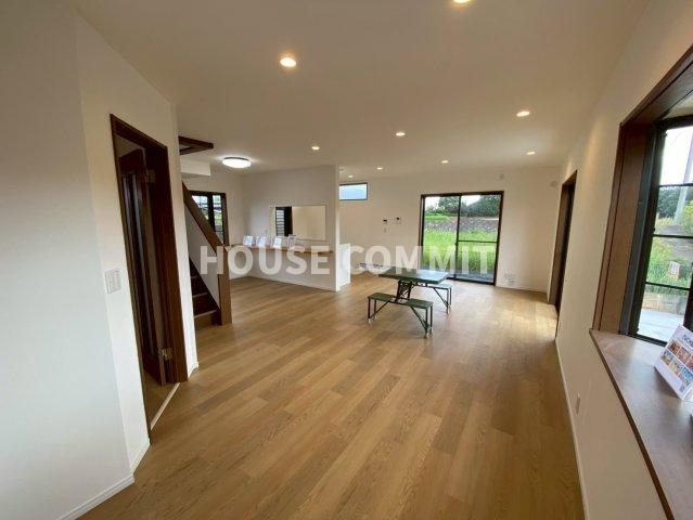 八街市吉倉　中古戸建の居間・リビング