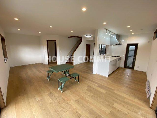 八街市吉倉　中古戸建の居間・リビング