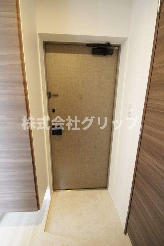 スパシエ東神奈川の玄関